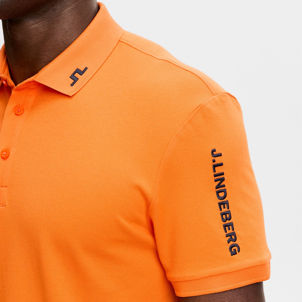 J.Lindeberg Golf Shirt - Tour Tech Pique Reg. Fit - Golden Poppy 2026