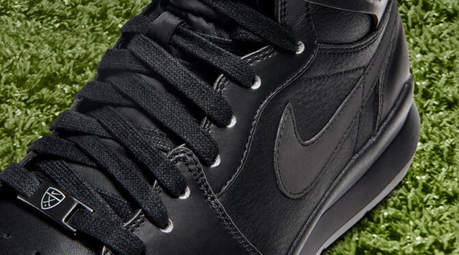 Black-Air-Jordan-Golf-Shoes-AJ1-Premium-Detail