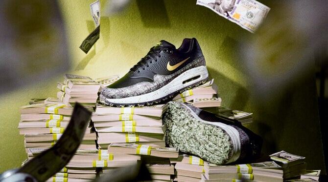 Nike-Air-Max-Golf-Shoes-Waste-Management-Dollar-Bills-2019-emag